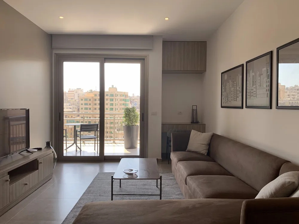 ZUR Studios and Suites