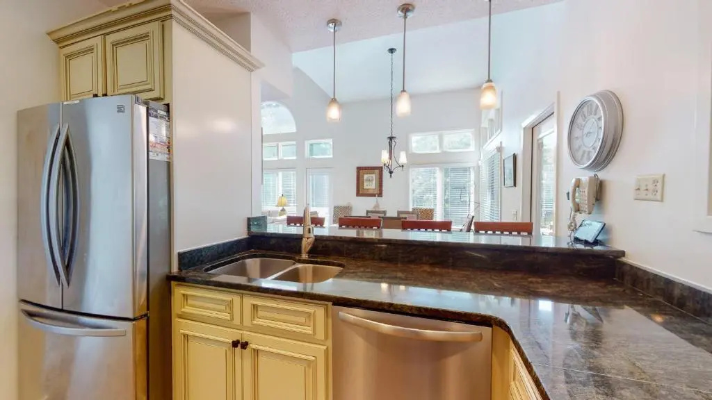7609 Huntington Villas