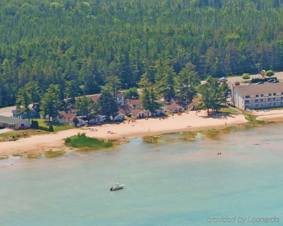 Beach House Lakeside Cottages