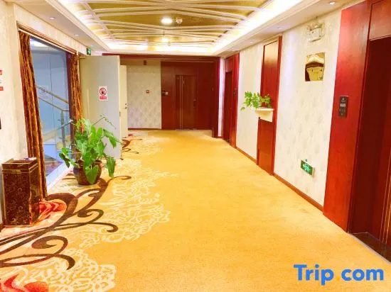 Longquan Hotel (Wenshan Qihua Plaza Minzu Village Branch)