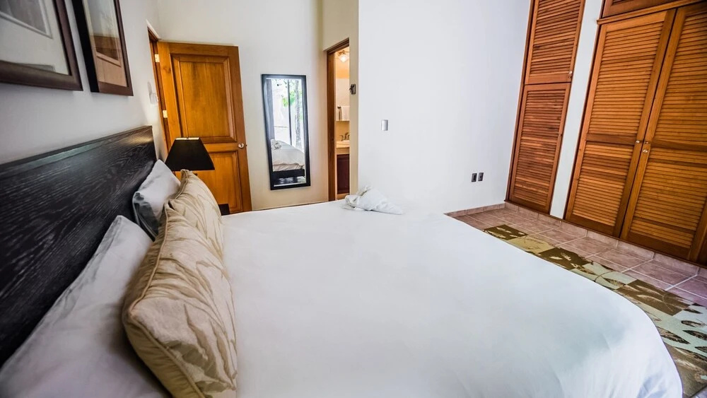 Romanina 1 Condo in the Heart of Playa del Carmen by RedAwning