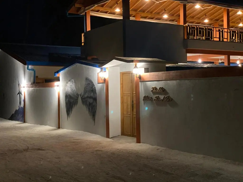 Dacha Thoddoo White Sand