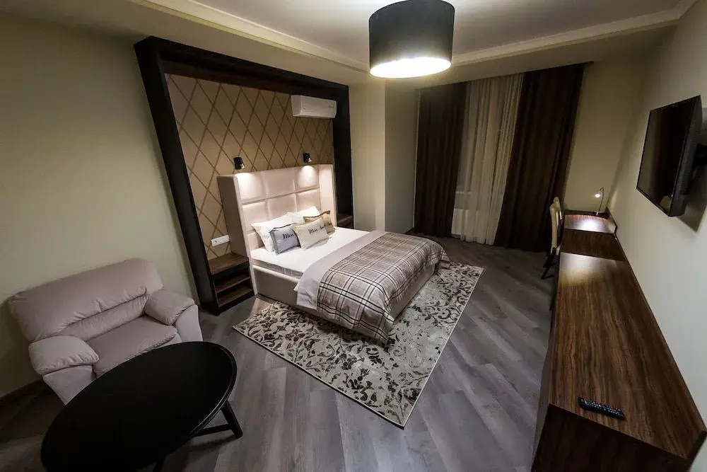 Mon Ami Villa