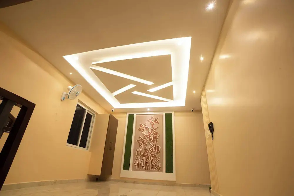 MURALI KRISHNA APART HOTEL