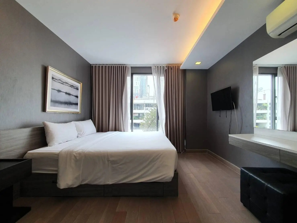 18 Residence