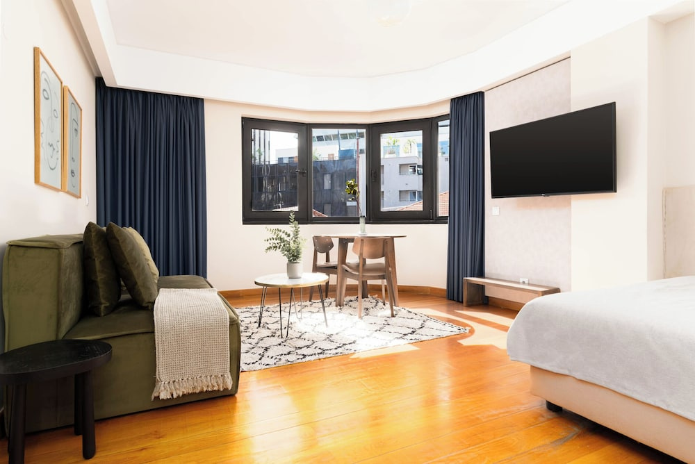 Limehome Lisbon Eca de Queiroz