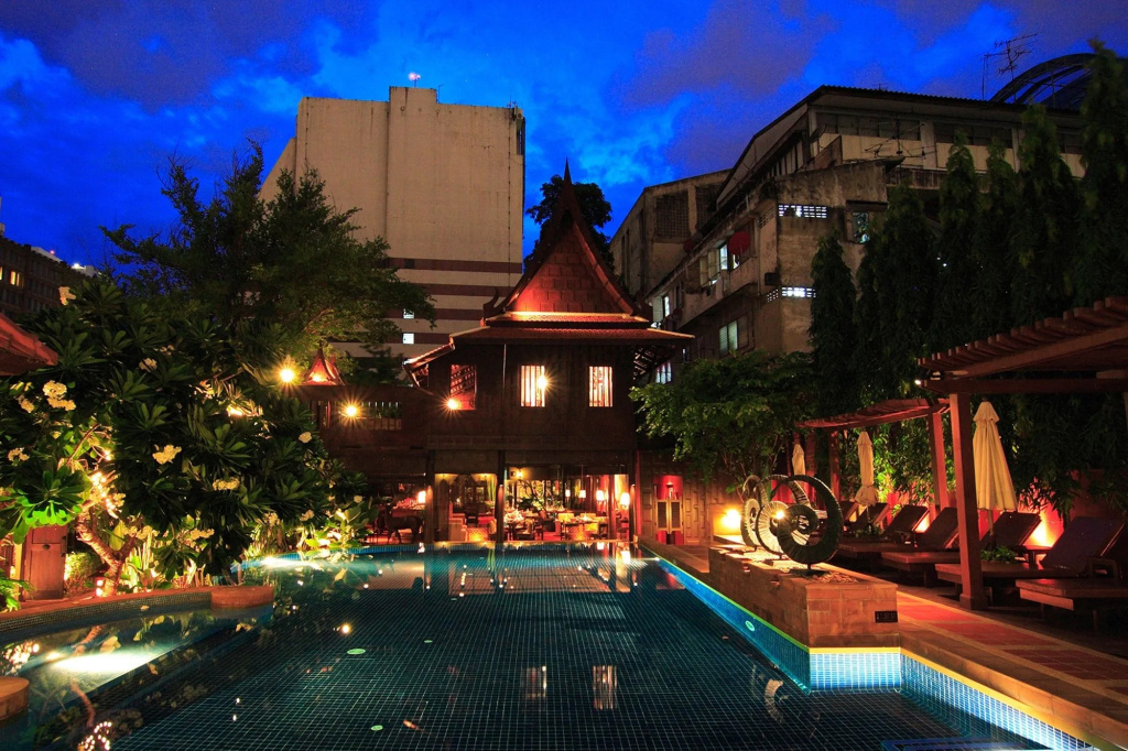 Rose Hotel