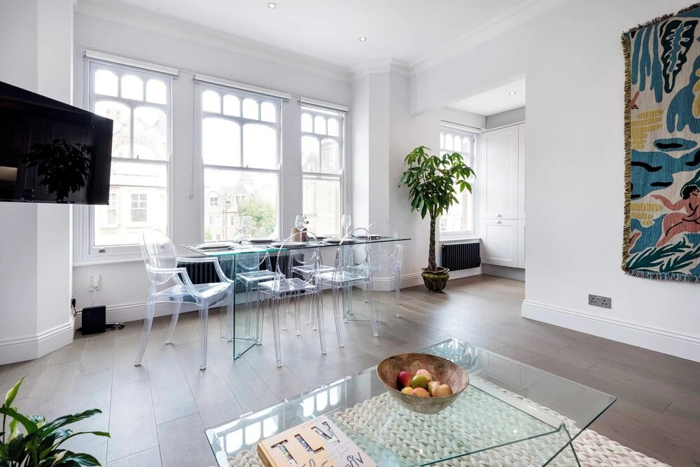 Modern and Bright Highgate Gem