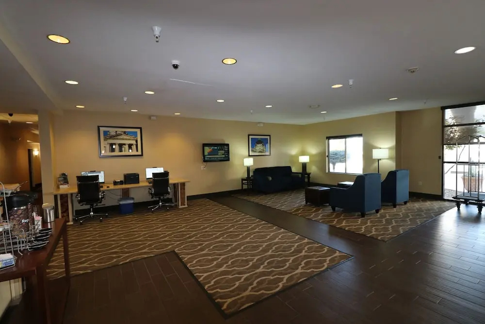 Comfort Suites