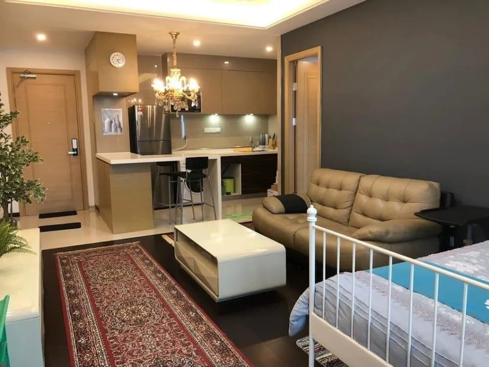 R&F Princess Cove CIQ Premium Sea & City view Suites by NEO