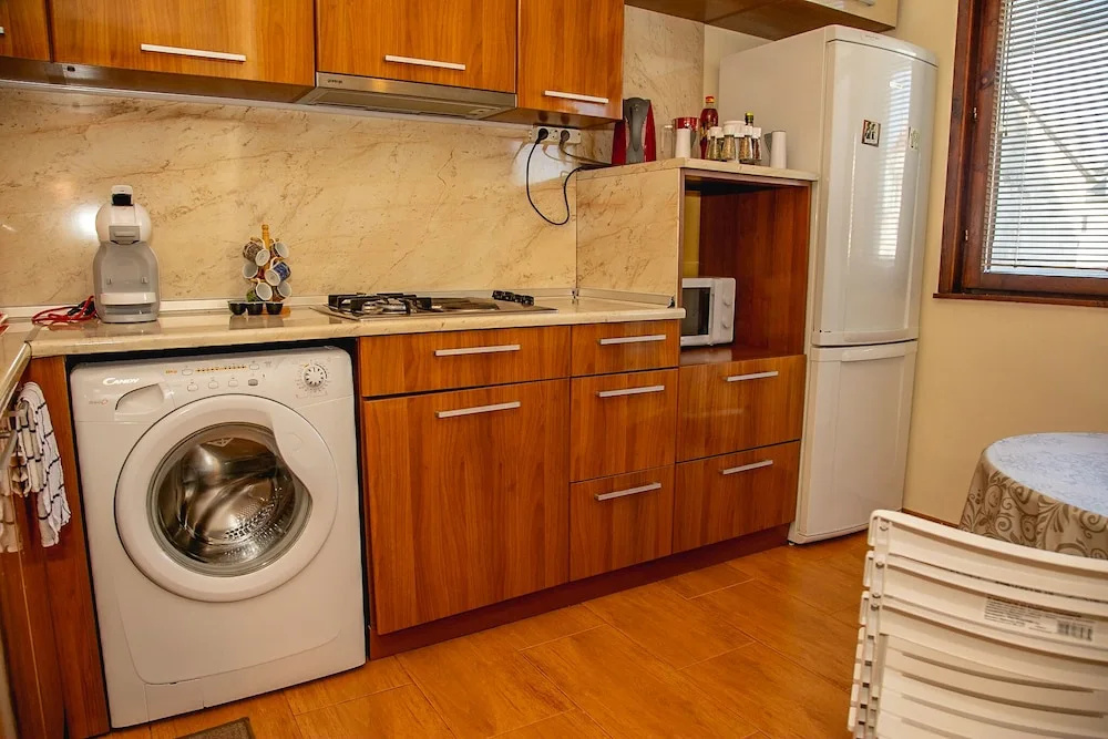 FM Premium 1-BDR Apartment - Colorful Central