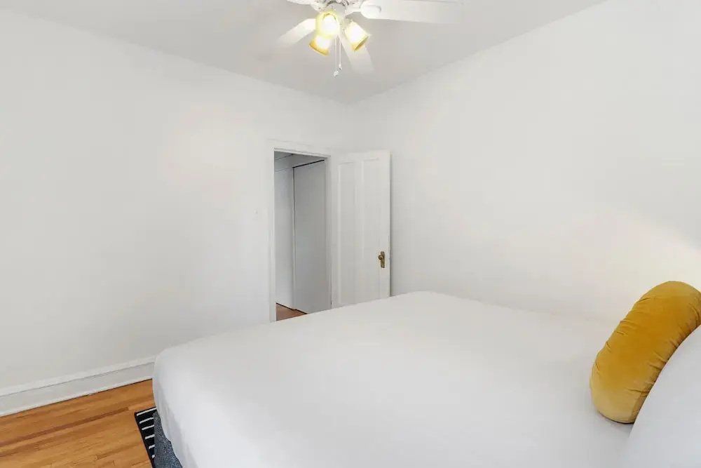 1BR Apt with Modern Elegance in Boystown