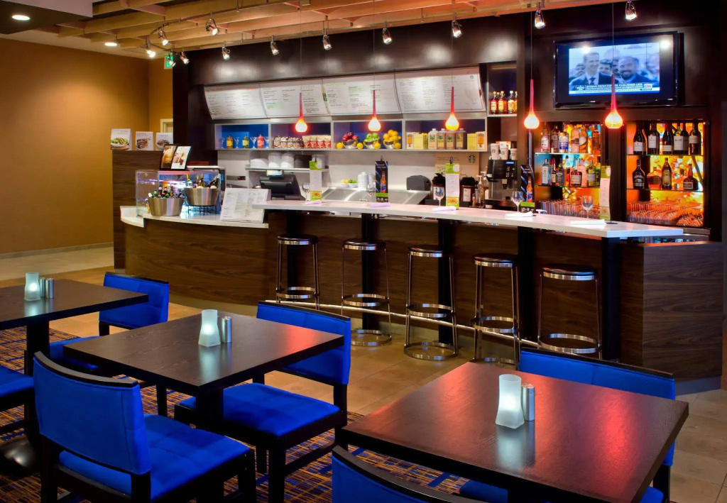 Courtyard by Marriott Newark Downtown