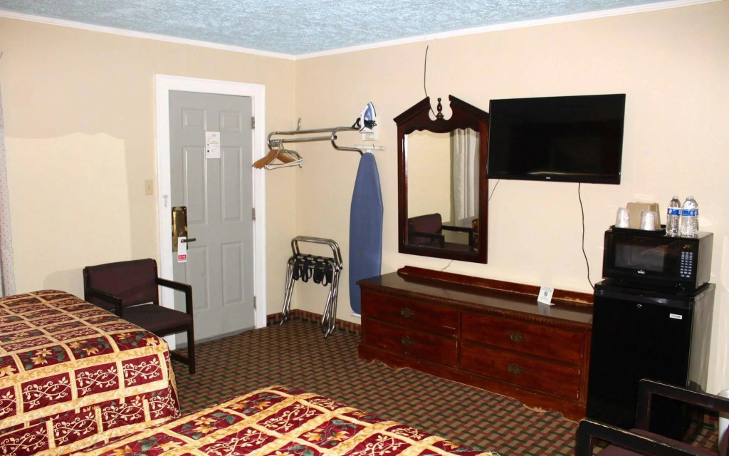 Savannah Motel