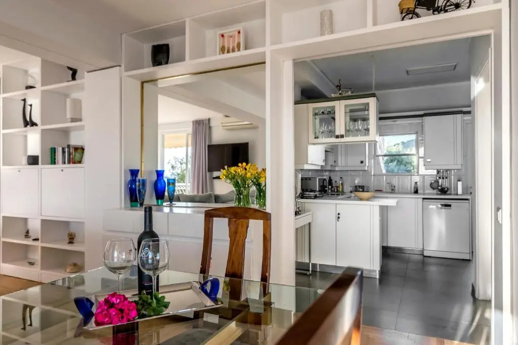 Amazing Seafront Apartment Athens Riviera
