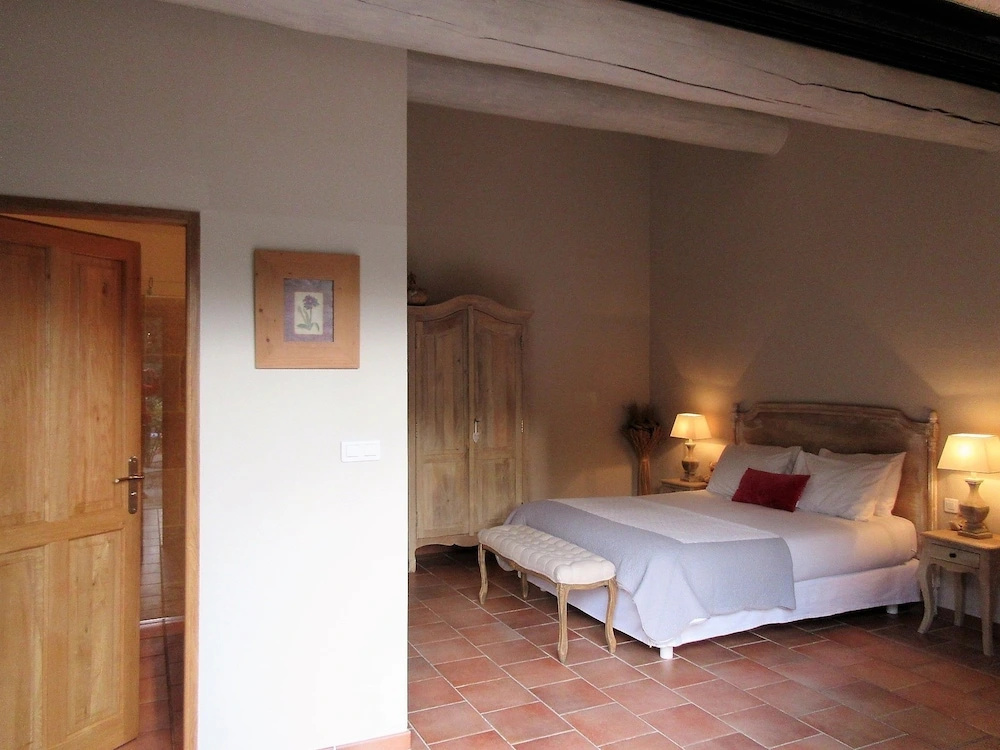 LE CLOS DES CYPRES - Maison dhôtes de Charme - Diner Gourmet & Bien-être