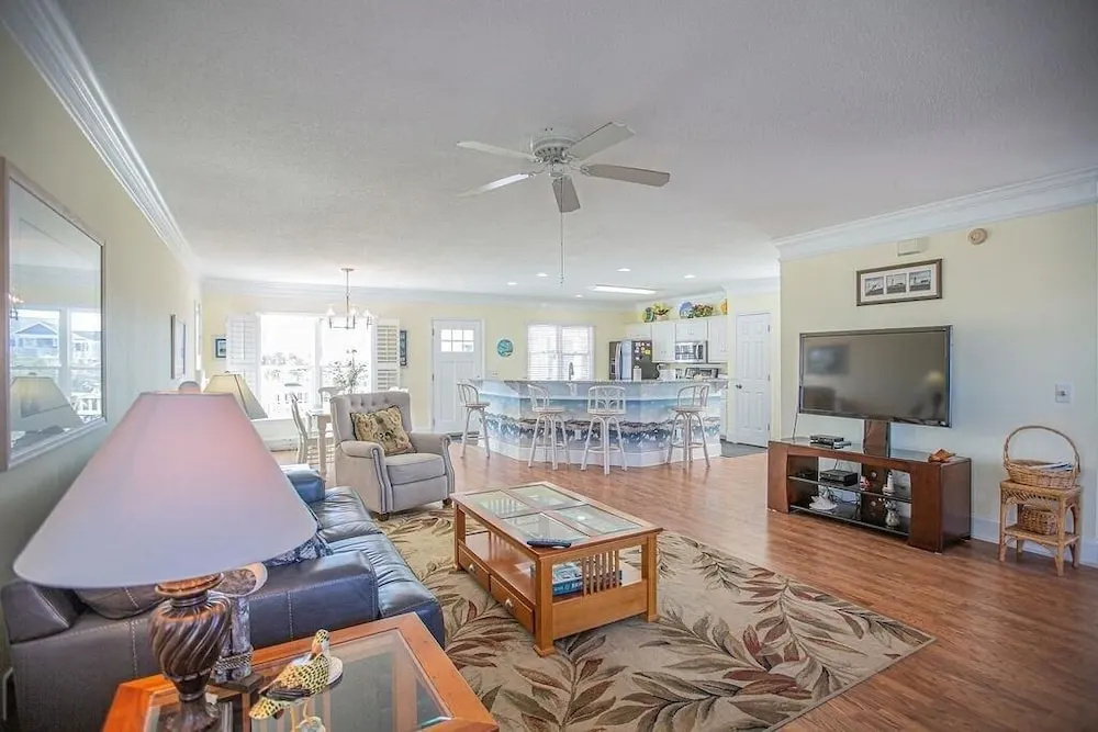 Pirates Paradise 3 Bedroom Home by RedAwning