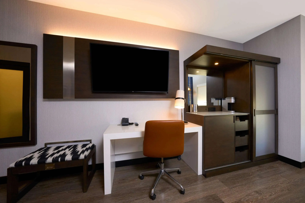 Cambria Hotel Detroit Downtown
