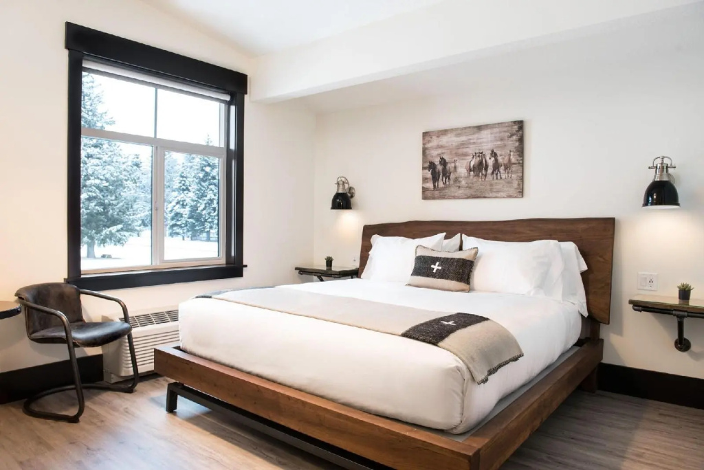 Compass Rose Lodge