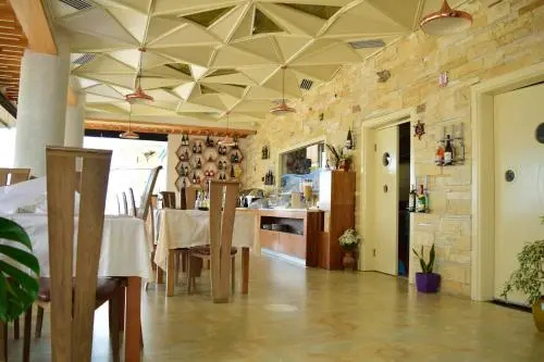 Vila One Beach Hotel
