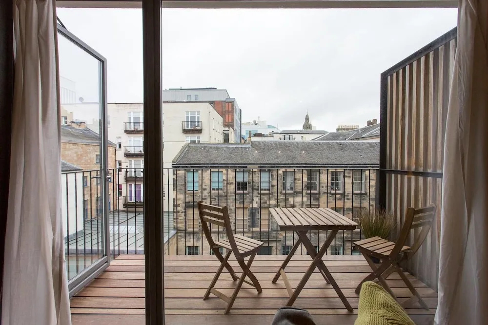 Chic Merchant City Apt. w/ Balcony