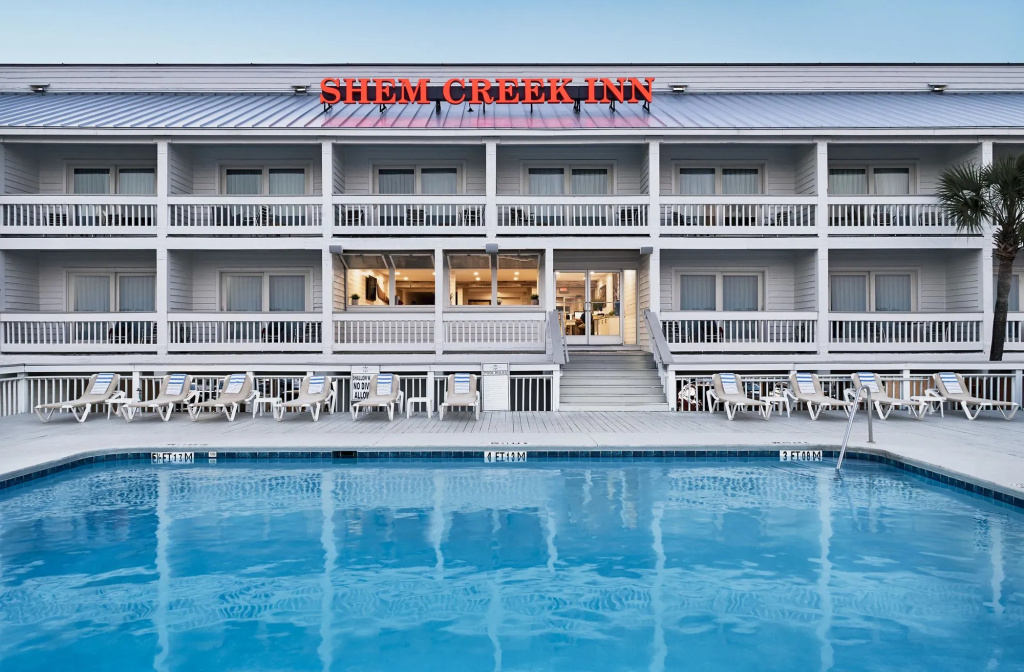 Shem Creek Inn