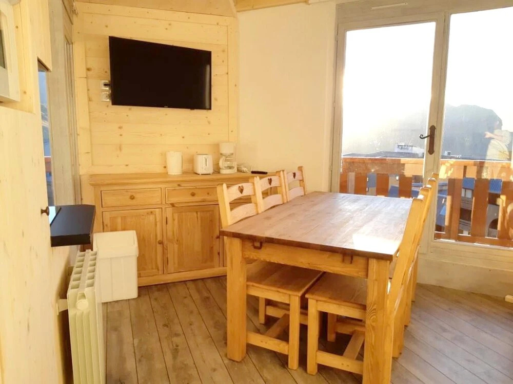 Apartment With one Bedroom in Val Thorens, With Wonderful Mountain Vie