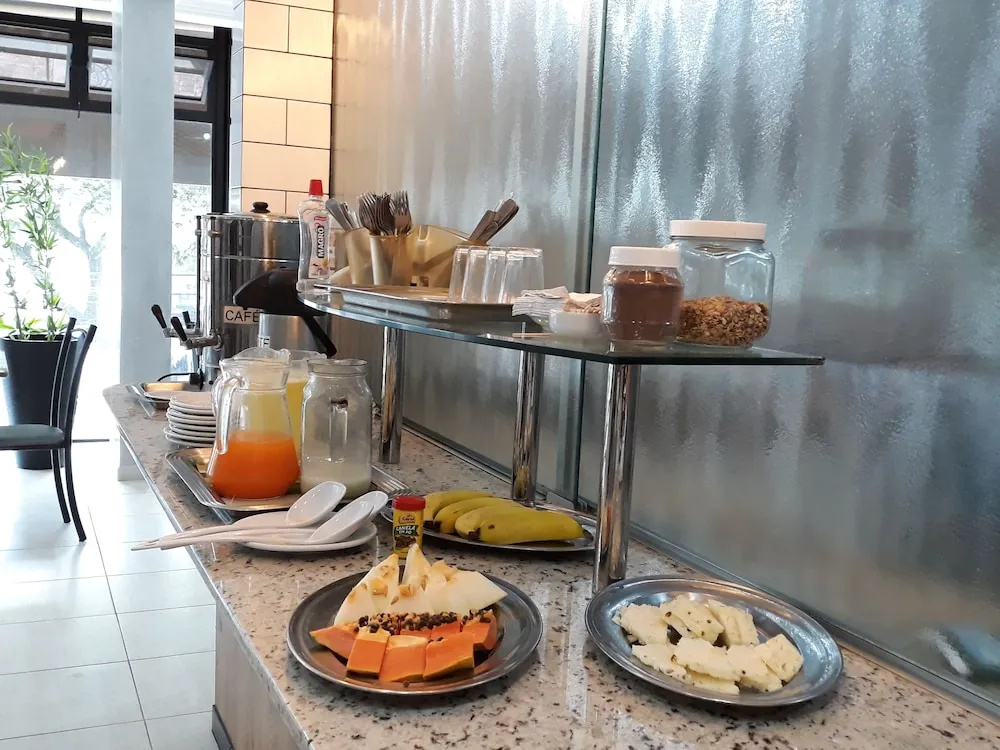 Hotel Romanville