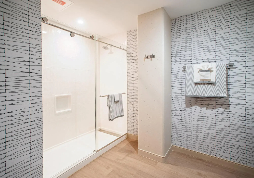 Cambria Hotel Austin Downtown