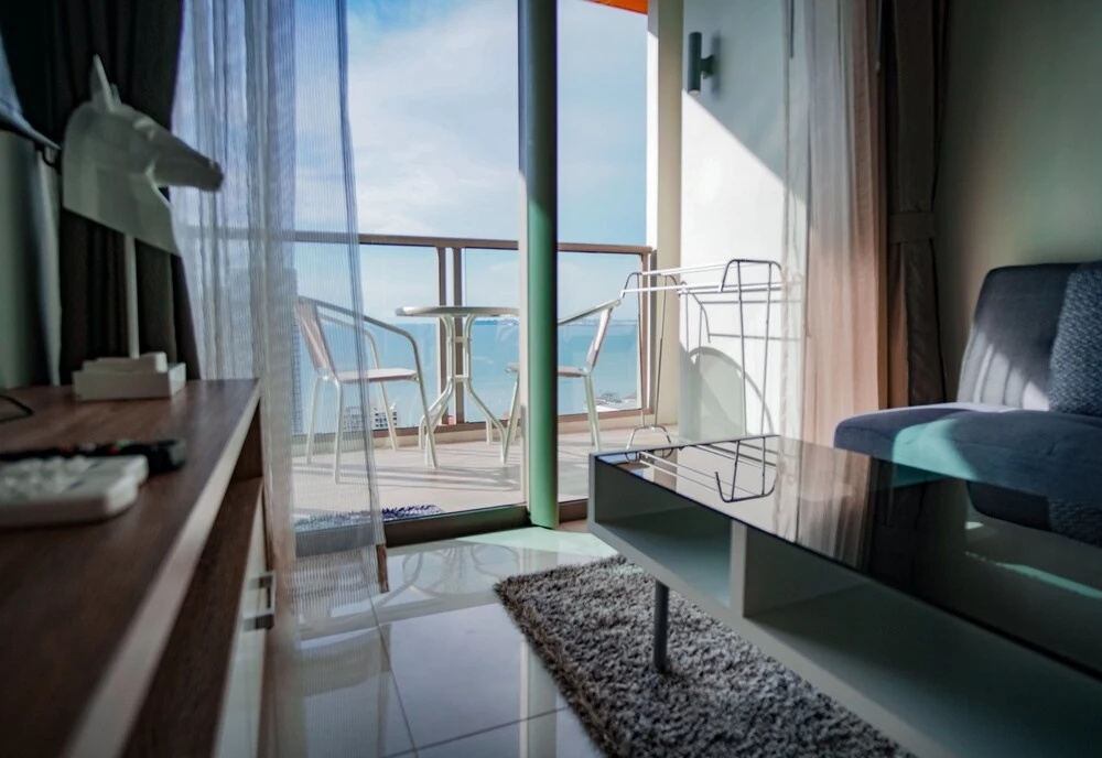 Riviera 1BR Sea View 2605 by Pattaya Holiday