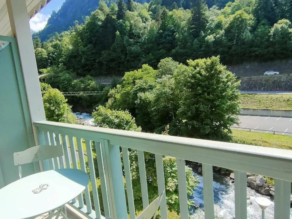 Appartement Cauterets, 3 pièces, 6 personnes - FR-1-234-250