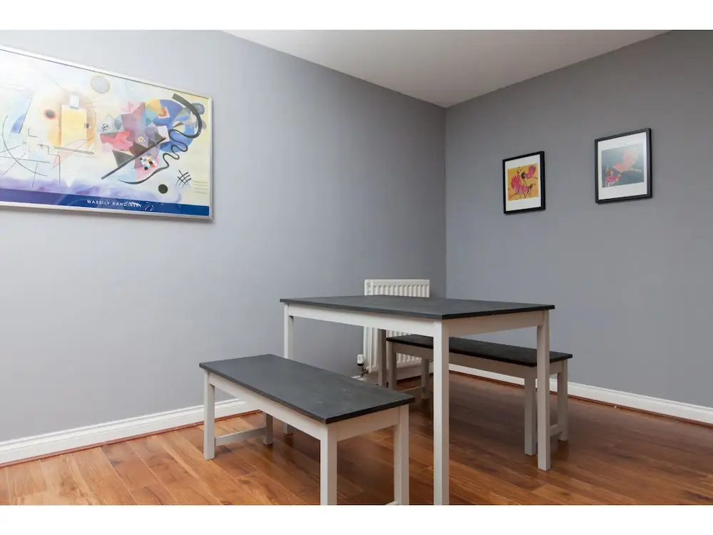 Homely, Hi-tech Modern Flat With Parking and gym
