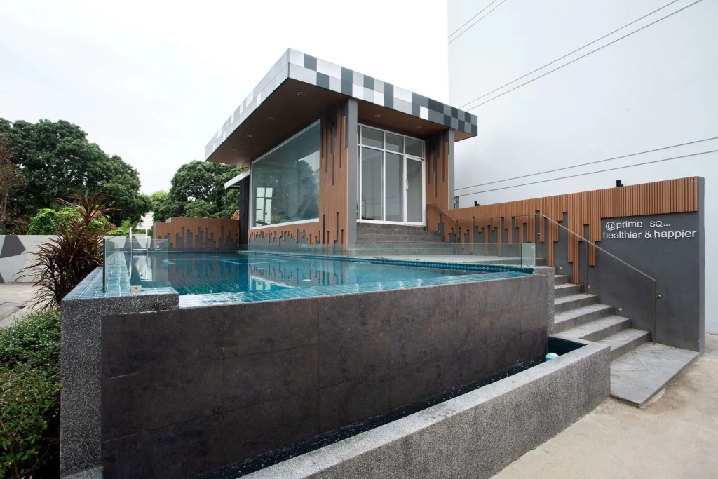 Prime Square Hotel
