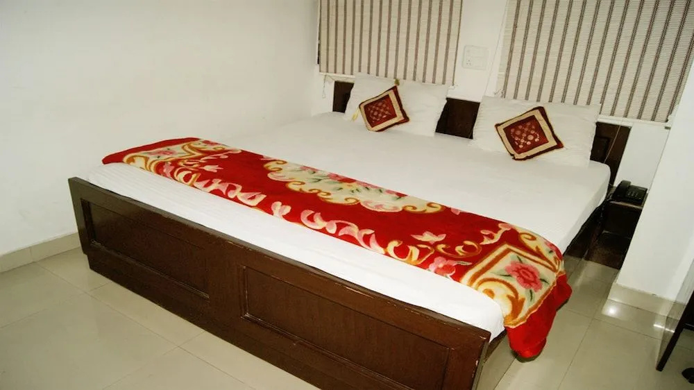 Hotel Satya Palace