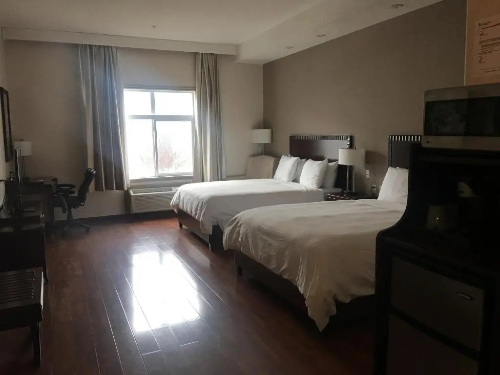 Days Inn & Suites by Wyndham Fort Saskatchewan