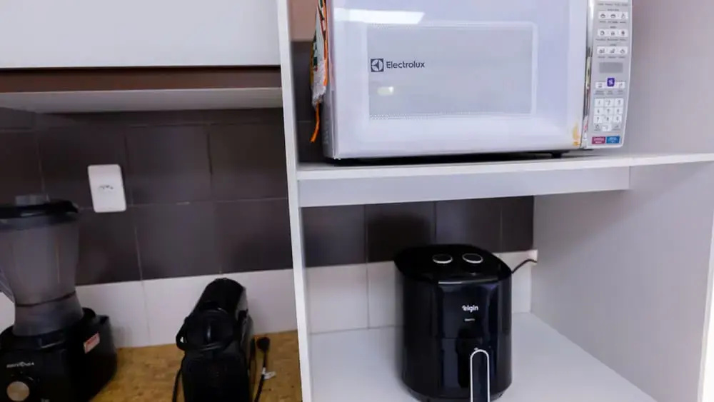 Casa com Wi-fi Piscina e Garagem a 550m da Praia