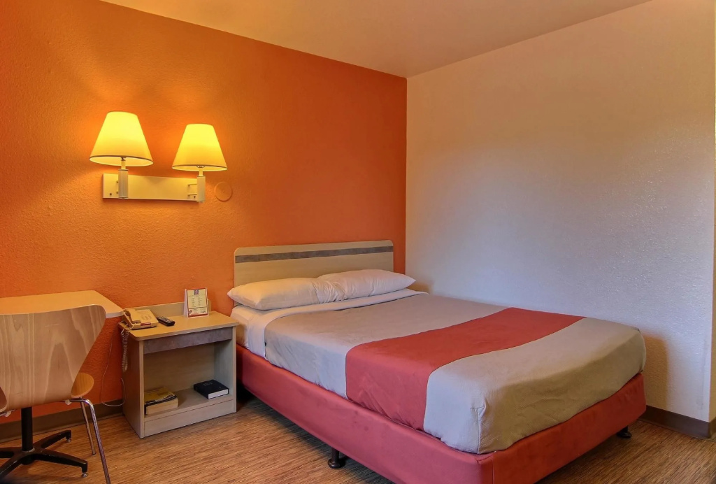 Motel 6-Bismarck, ND