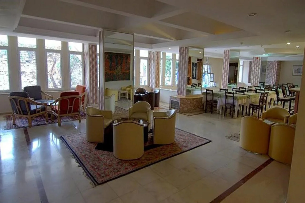ROXX ROYAL HOTEL
