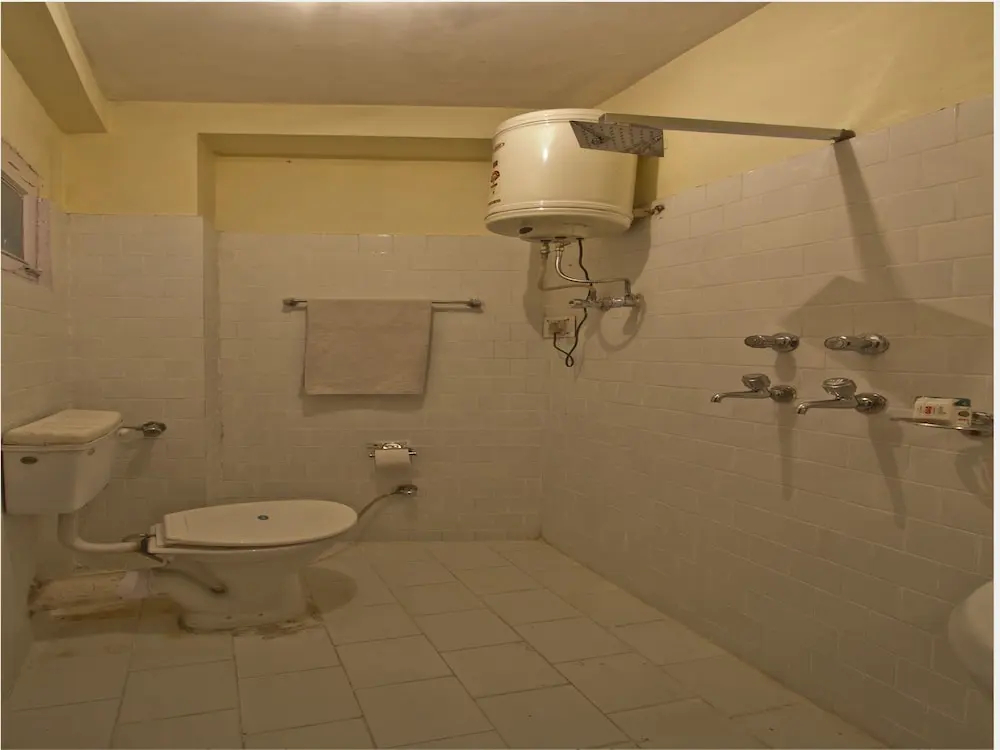 OYO 8895 Hotel Pine Grove