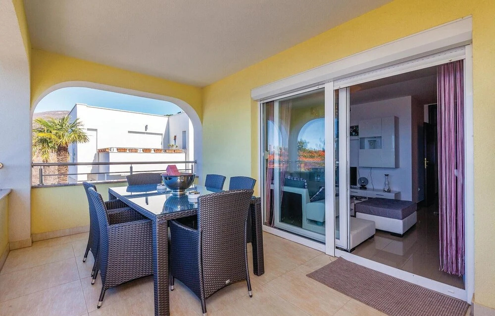 6 Bedroom Cozy Home In Crikvenica