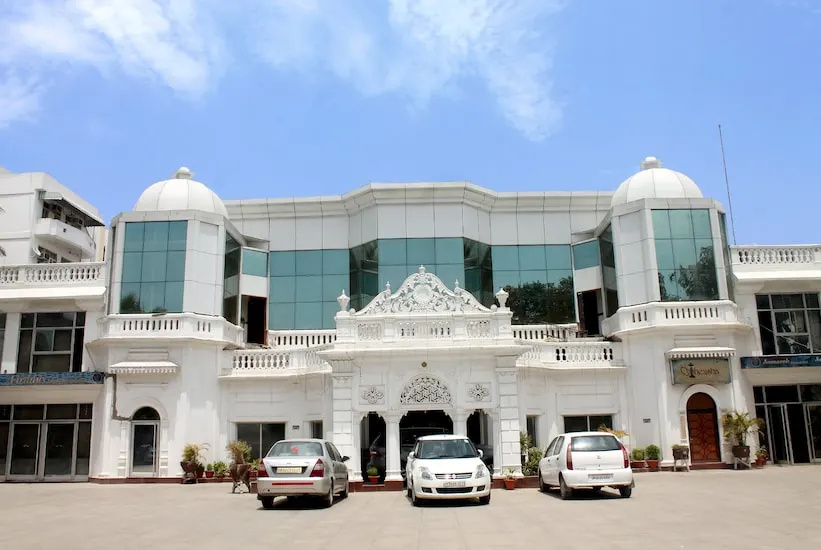 Hotel Deep Palace
