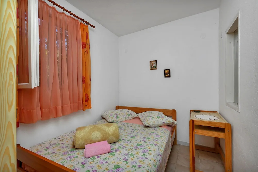 Apartments Robinzon Milivoj