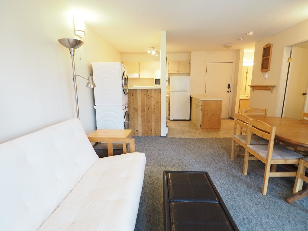 241 Boothbay - 1 Br Condo