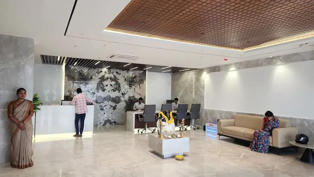 Hotel Tulips Grand