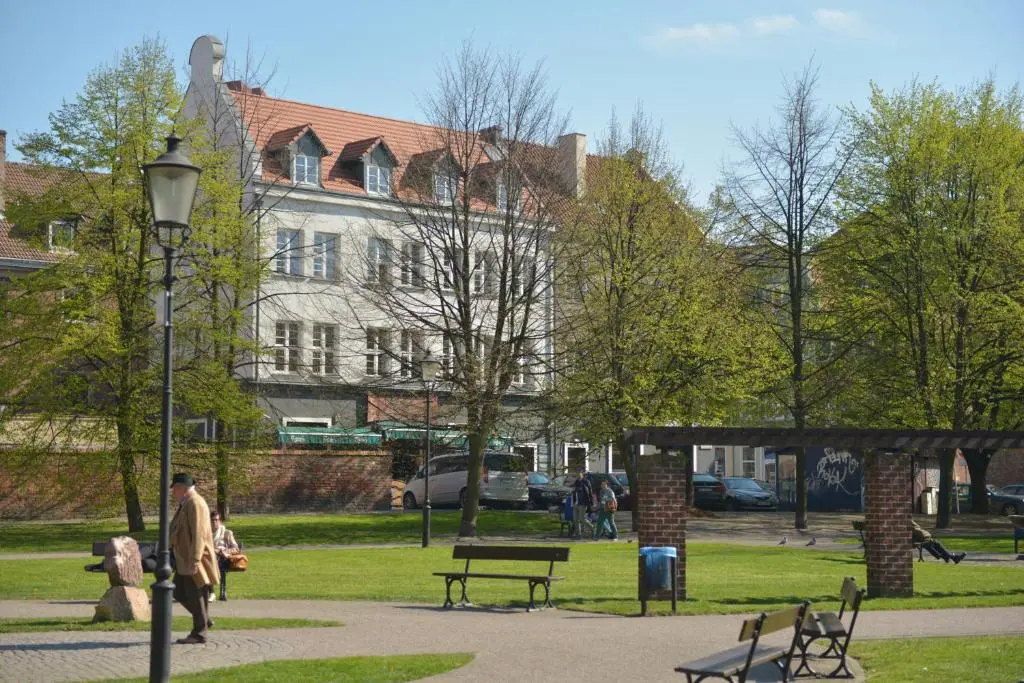 Five Point Hostel & Apartments