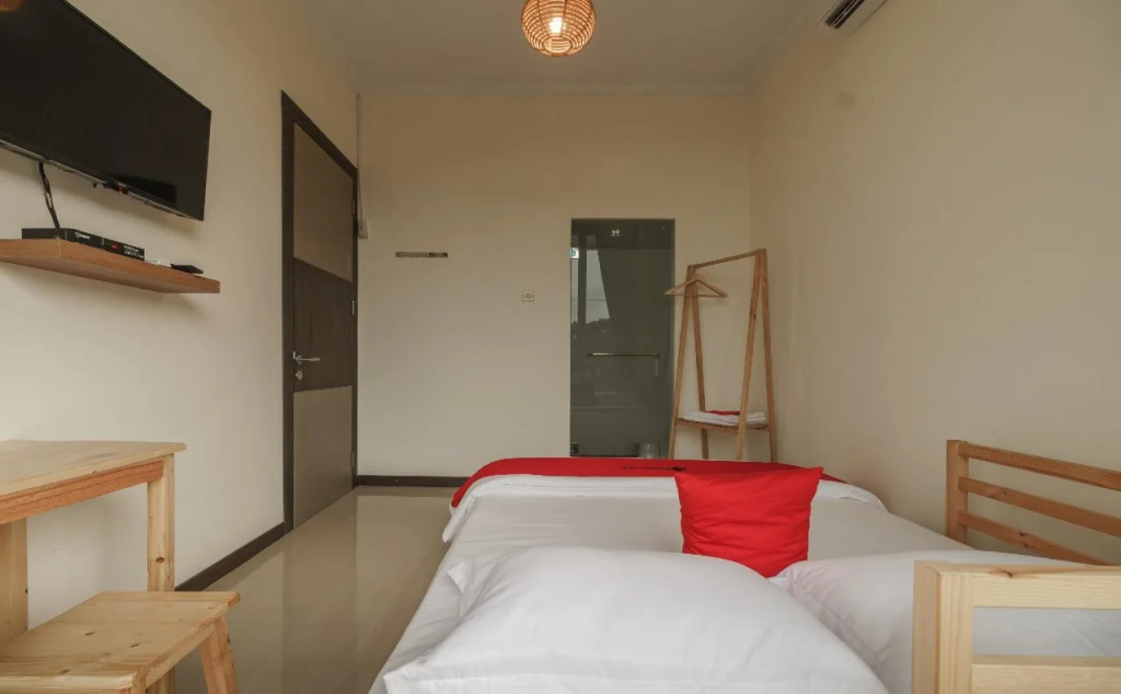 Reddoorz Plus @ Daan Mogot Jakarta 2