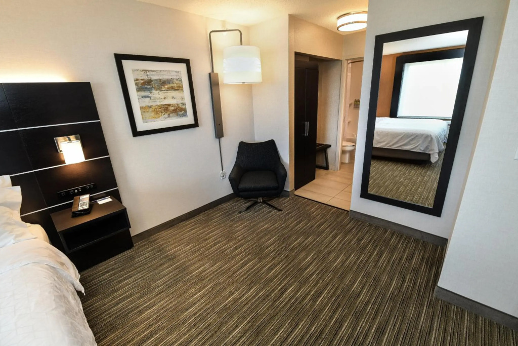 Holiday Inn Express Hotel & Suites Grand Forks by IHG