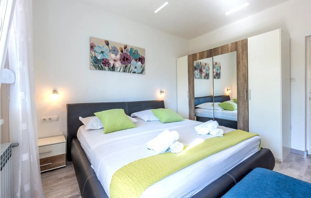 Awesome Home in Kastel Stari With Wifi and 2 Bedrooms