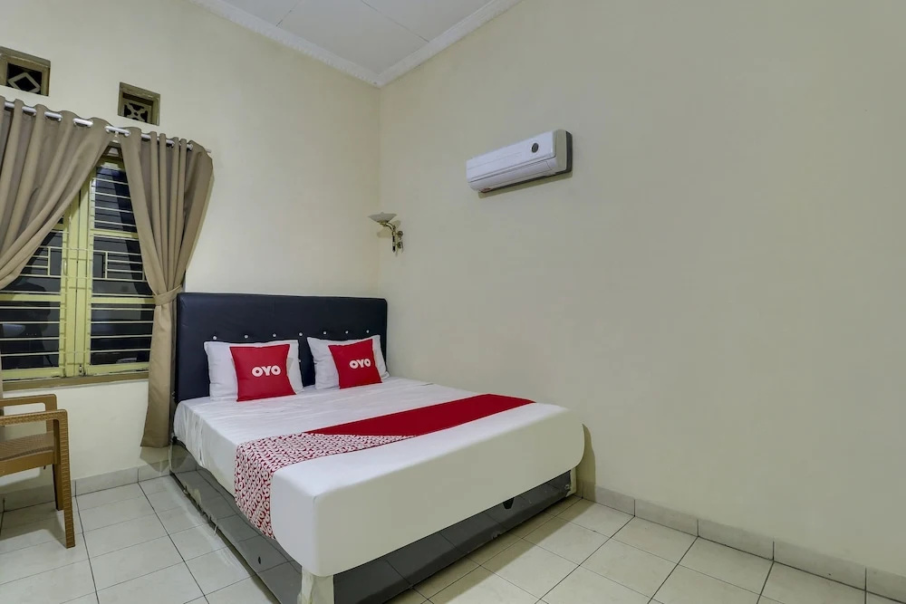 Super OYO 90672 ADHYA GUEST HOUSE LOMBOK