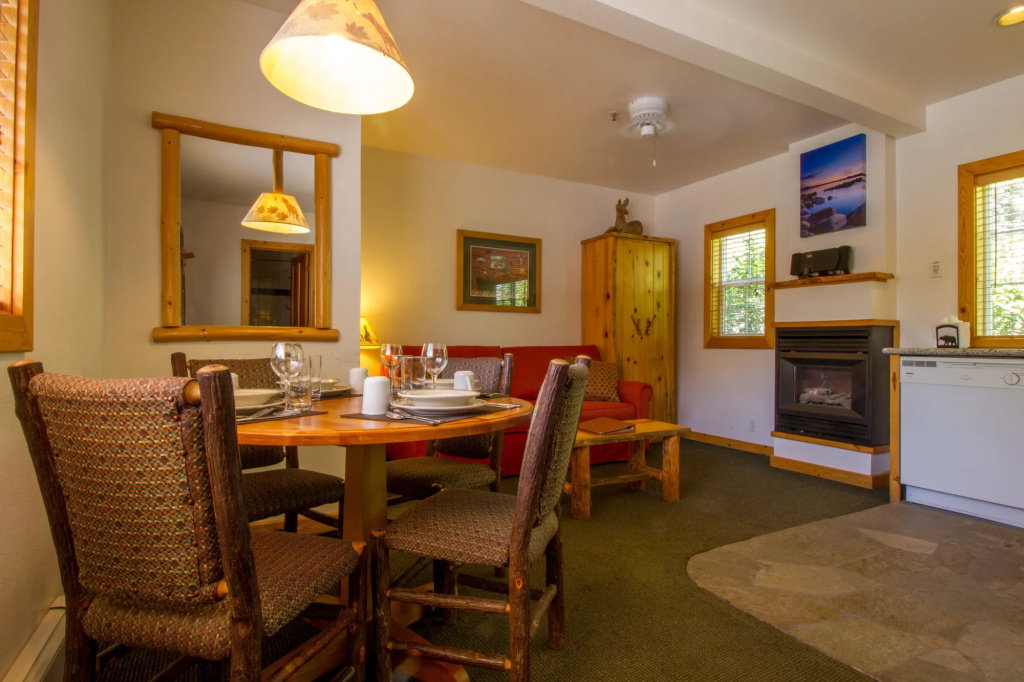 Red Wolf Lakeside Lodge